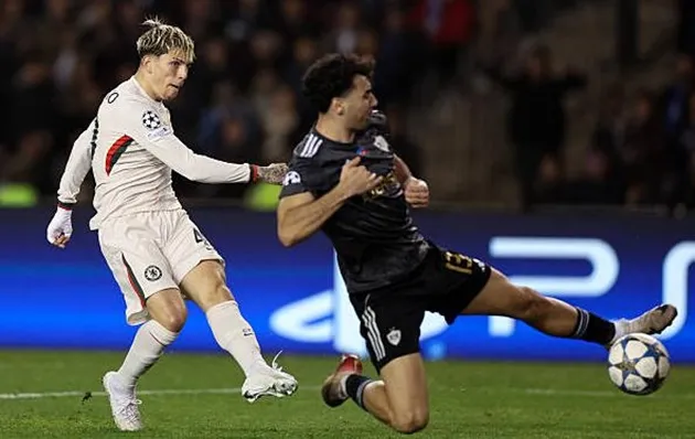 Alejandro Garnacho ghi bàn giúp Chelsea trả lại tỷ số hòa 2-2 trong trận đấu với Qarabag