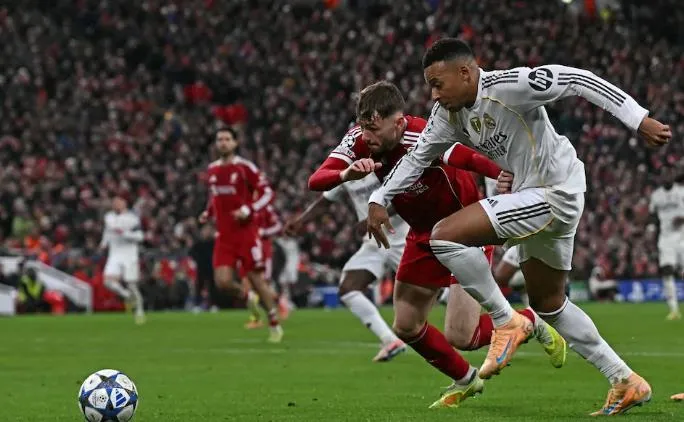 Dominik Szoboszlai tạo áp lực liên tục trên hành lang cánh phải của Real Madrid